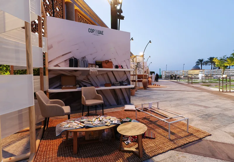 Evolution Events reception environment supporting informal conversation between climate stakeholders